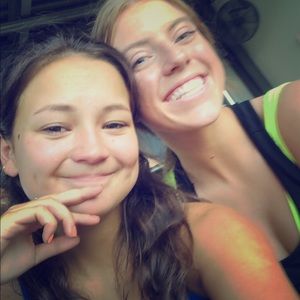 Meet your Posher, Lauren